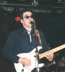 Steve Bloomfield - lead guitar